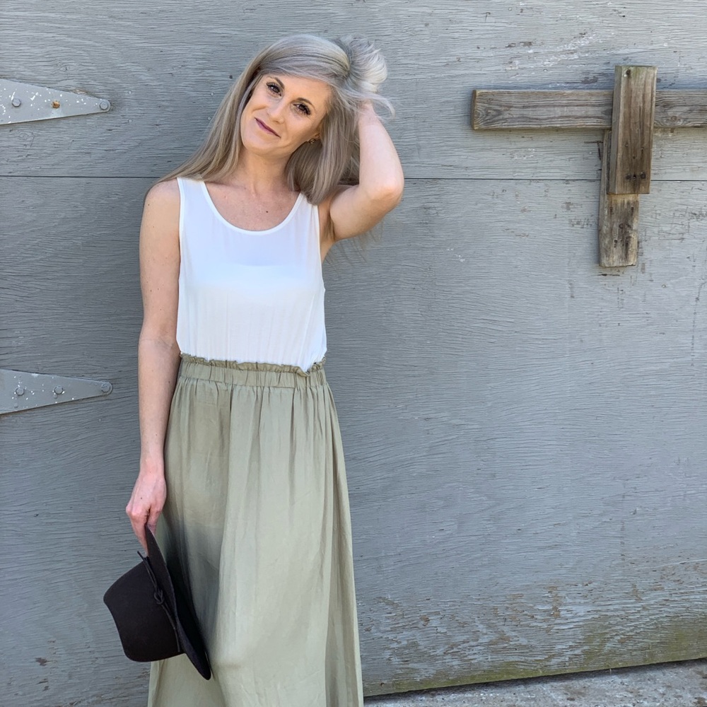 Two-Tone Sleeveless Dress